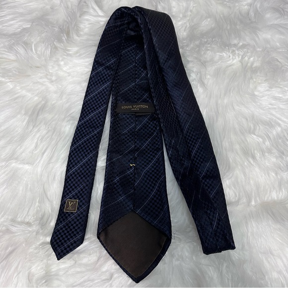 Authentic Louis Vuitton Tie - Picture 10 of 15